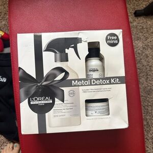 L'Oreal Professionnel Metal Detox Kit - Black and White
